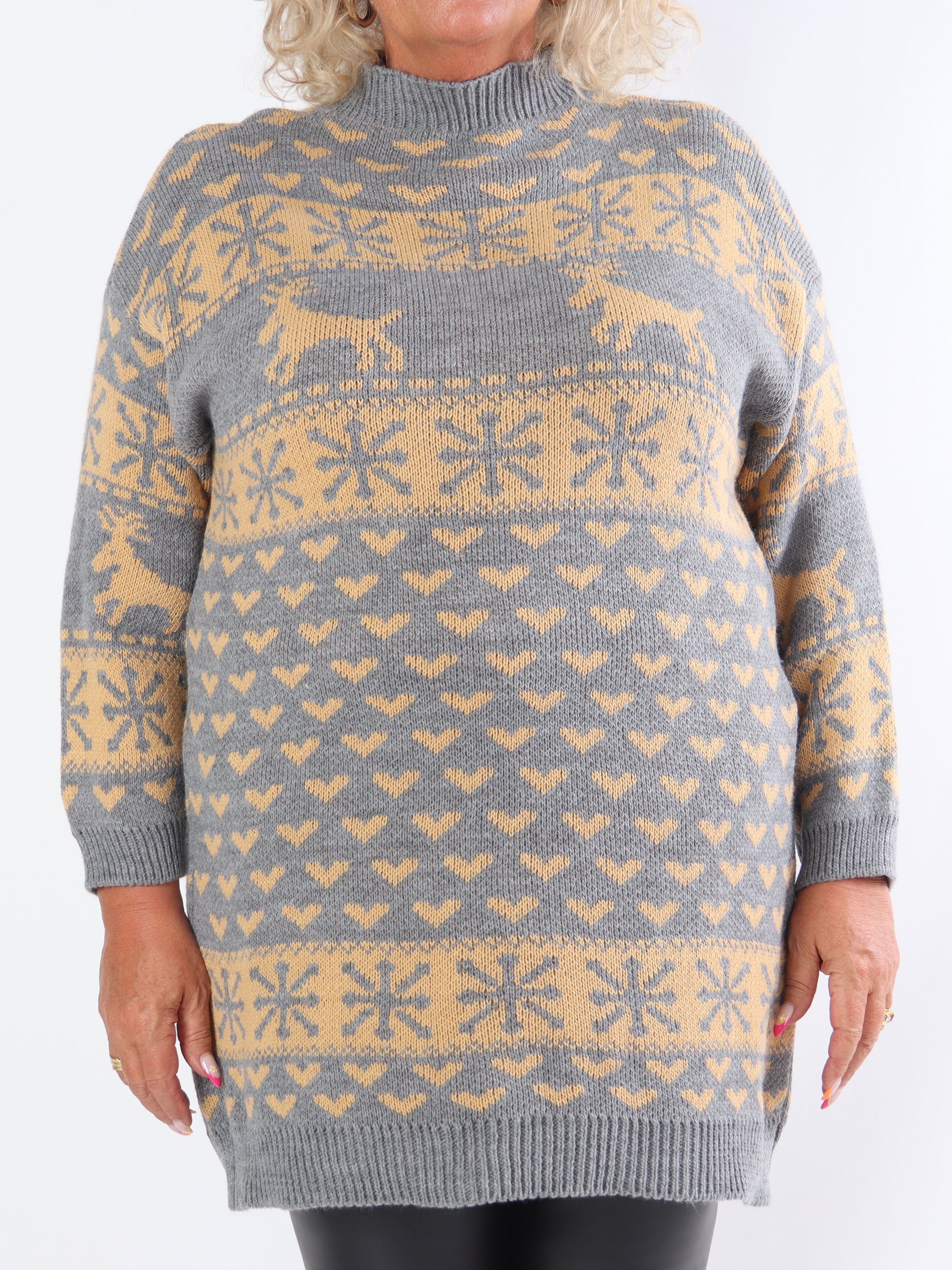 Rudolf - Söt stickad klänning i plusstorlek med julmotiv